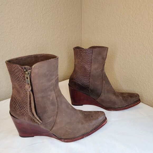Johnny Ringo- Brown Leather Cowgirl Western Booties with Side Zippers, Size 7.5 - Picture 5 of 13